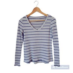 American Eagle Ribbed Striped Shirt Women’s Size XS Long Sleeve V-Neck Sweater